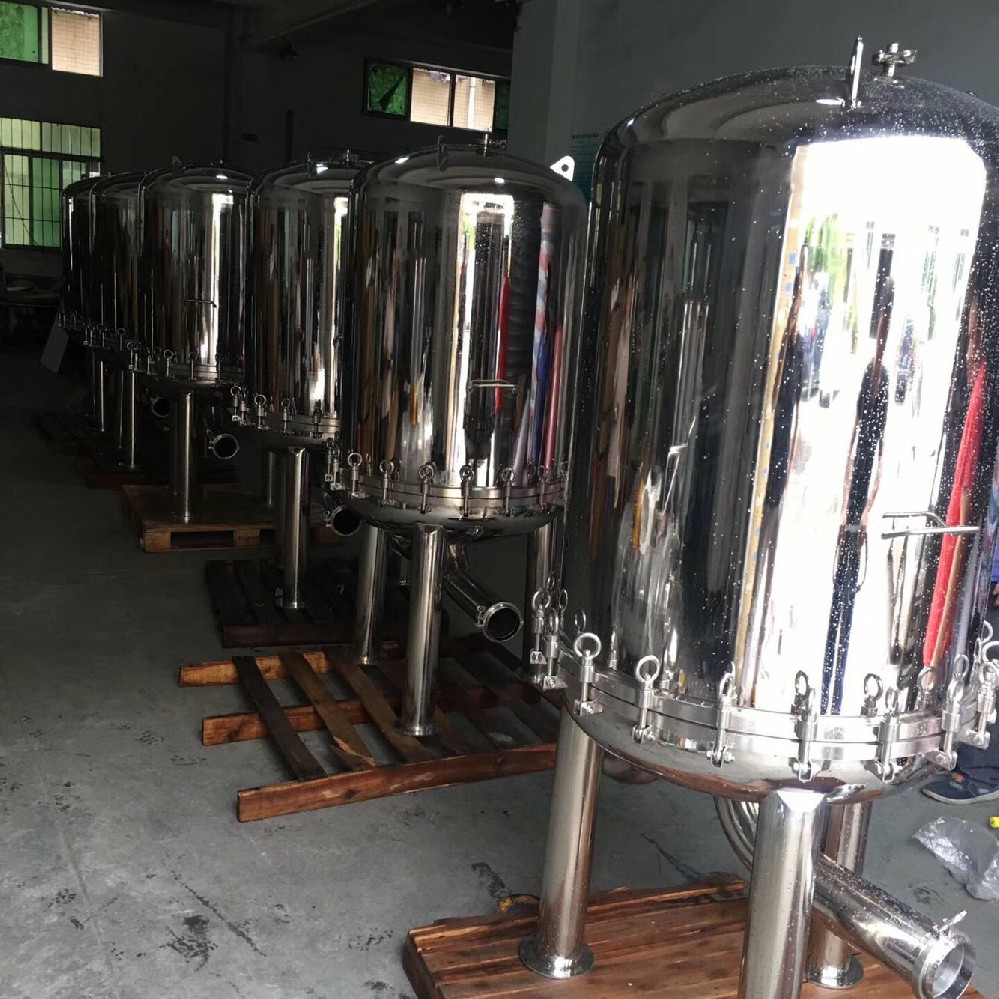 仿玻璃鋼過濾器進(jìn)水濁度要求是什么？